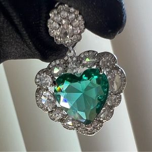 Delicate Rhinestone Emerald Gem heart shape earrings